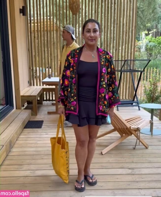 Saira Khan [ saira-khan ] - Do you like these panties on me? 😈