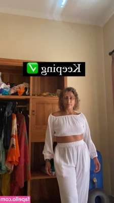 Saira Khan [ saira-khan ] - Message me if you’d like a custom photoset or video created 😊