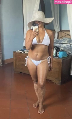 Saira Khan [ saira-khan ] - I love it when she does this to me 💖
