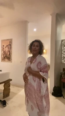 Saira Khan [ saira-khan ] - HAPPY 27TH BIRTHDAY TO ME