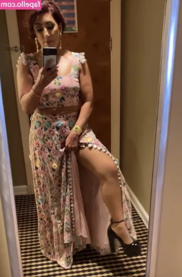 Saira Khan [ saira-khan ] - Weekends here