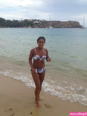 Saira Khan [ saira-khan ] - so lonely and bored 😩