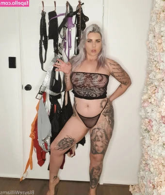 Blayze Williams [ blayze-williams-7 ] - Who’s holes am I stretching next?
