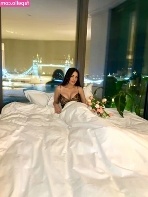 Dominique Hourani [ dominique-hourani ] - TGIF 😍