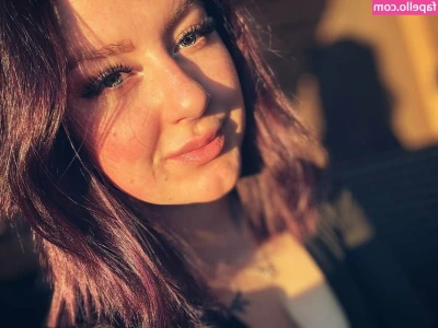 Nena_mnch [ nena-mnch ] - With the super cute @missmurdder  You can see more this pretty babe