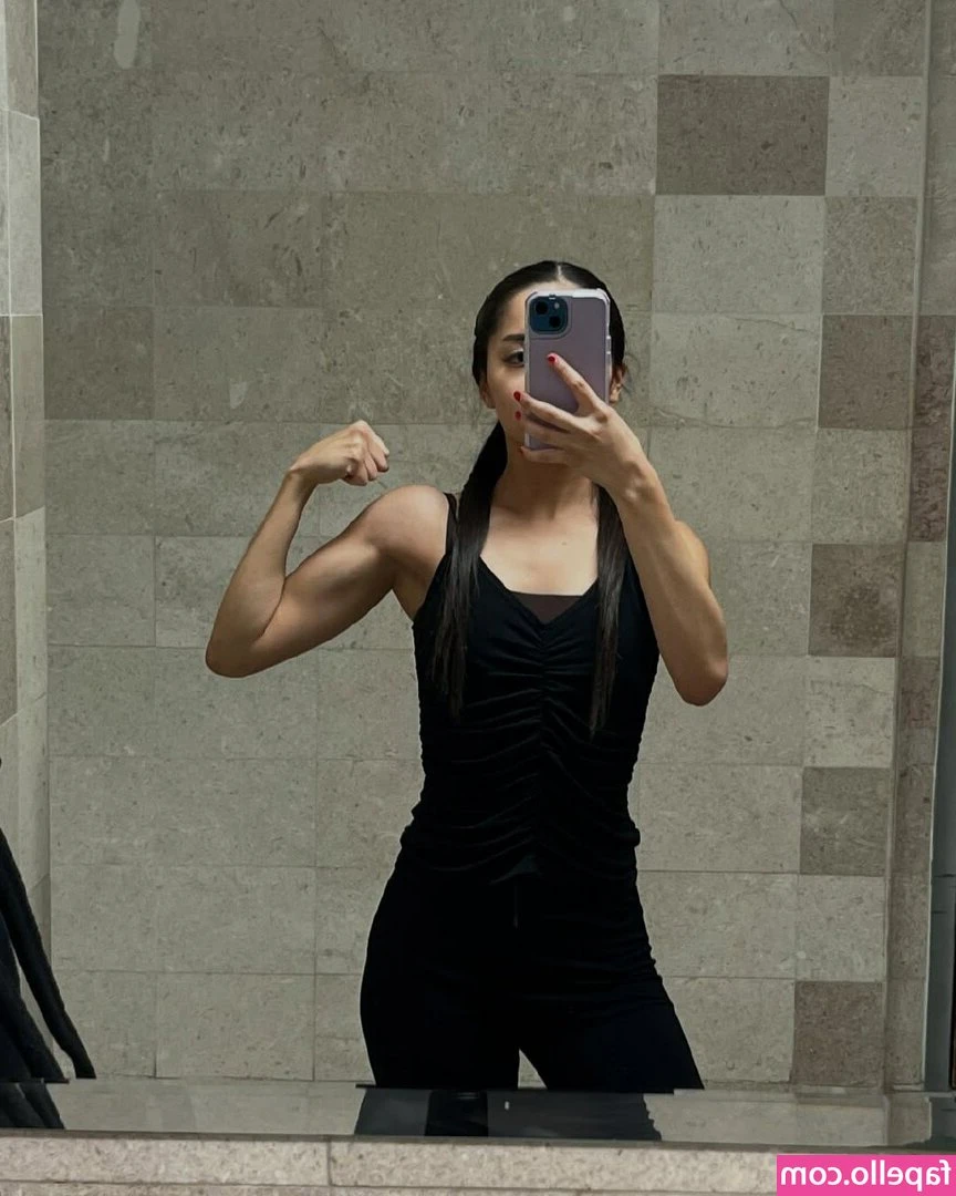 Danna Renteria [ danna-renteria ] - Hey guys so being that I can't keep up with messages and requests I
