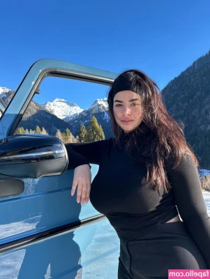 im_notannaa [ im-notannaa-1 ] - Boobs coming out in 5, 4, 3, 2….