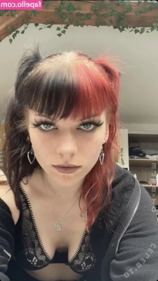Lenassbig - Do you like how jiggly they are? 🤤🤭