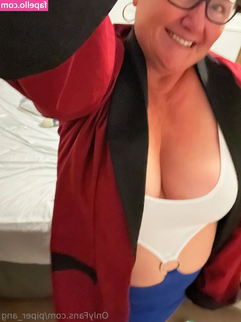 piper_ang [ piper-ang ] - I want you to take me on a bed date  and I want it to be as intimate