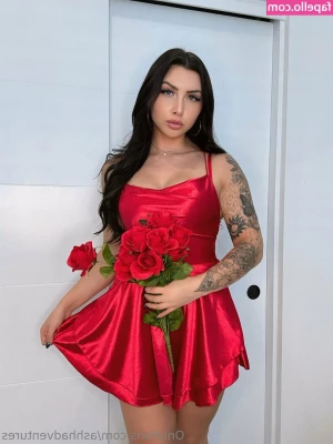 ashhadventures [ ashhadventures-1 ] - Curvy in all the right places