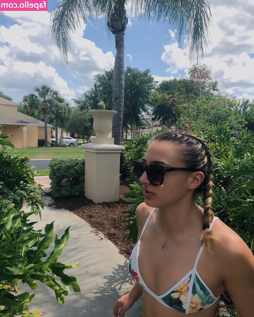 Marissa Papaconstantinou [ marissa-papaconstantinou ] - don't you just love my big gurly cock?.. I am so hard. want to top