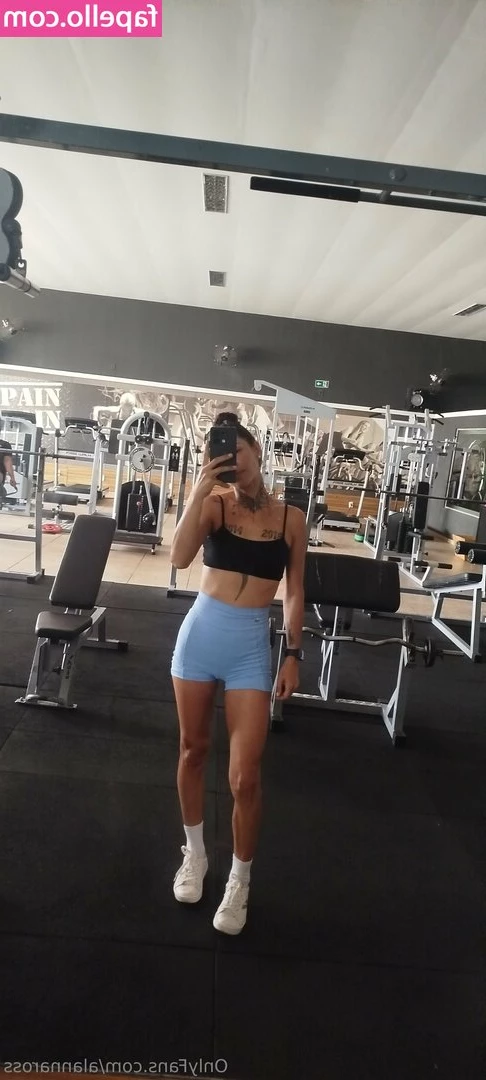 alannaross - Hey 😜   Got a lil busy the past week but I’m back to posting