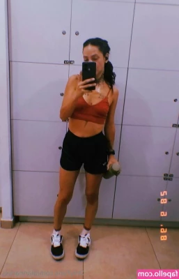 alannaross - filming a bunch of content to post this week today!