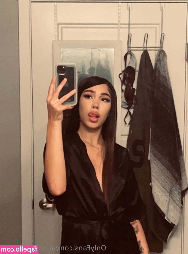 aurora_lovee05 [ aurora-lovee05 ] - Who wants to help me bust out a heavy load