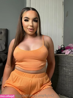 morgannwalshh - who wants to buy this for me  amp  get exclusive pics     The total
