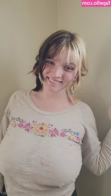 hannamoontvv - A Good spanking with the hairbrush for wearing such an inappropriate