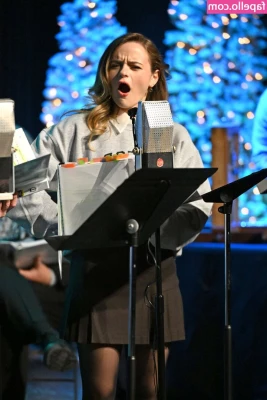 joey_king [ joey-king-1 ] - This photo is a great example of how far she’s come in her