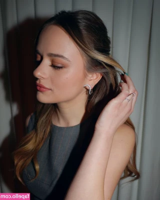joey_king [ joey-king-1 ] - Happy Easter