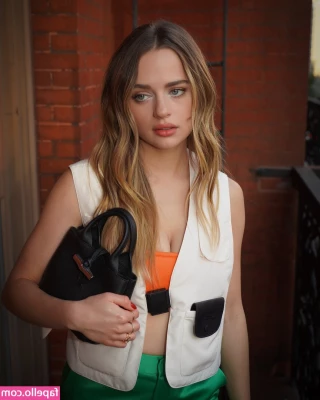 joey_king [ joey-king-1 ] - I miss a late afternoon in my state  And recording my reliefs on the
