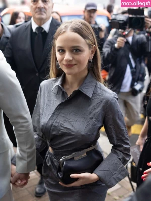 joey_king [ joey-king-1 ] - boobies