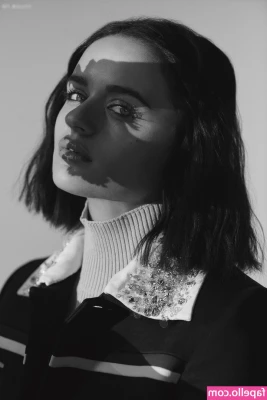 joey_king [ joey-king-1 ] - Had some serious fucking myself to do on this coffee table  Also my
