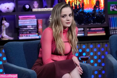 joey_king [ joey-king-1 ] - 9:14 min BOY GIRL Skye @skyexaurora was fucked on holiday - BG ANAL