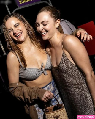 joey_king [ joey-king-1 ] - i know this isn’t a nude, but i’m obsessed with the shape of my