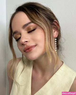 joey_king [ joey-king-1 ] - Comment below with your favorite kinks