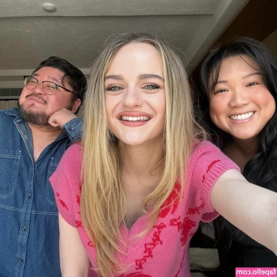joey_king [ joey-king-1 ] - Its Humpday Amores! So check your inboxes for this "CULO" video! 😍