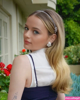 joey_king [ joey-king-1 ] - Since everyone was asking about my new cover photo😘😋💕