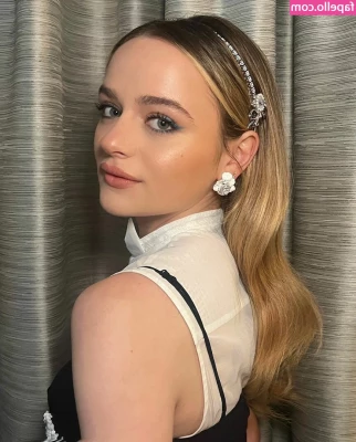 joey_king [ joey-king-1 ] - Can you guess the size