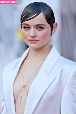 joey_king [ joey-king-1 ] - Spank me papi, I'm waiting for you!💖