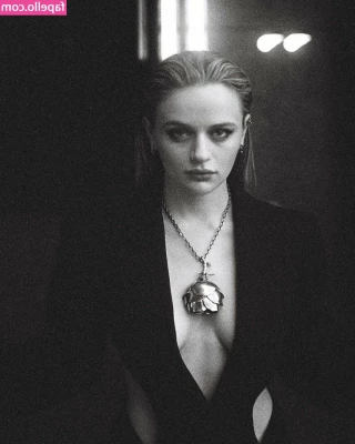 joey_king [ joey-king-1 ] - Good morning, shall we fuck?