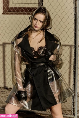 joey_king [ joey-king-1 ] - llego la navidad bb