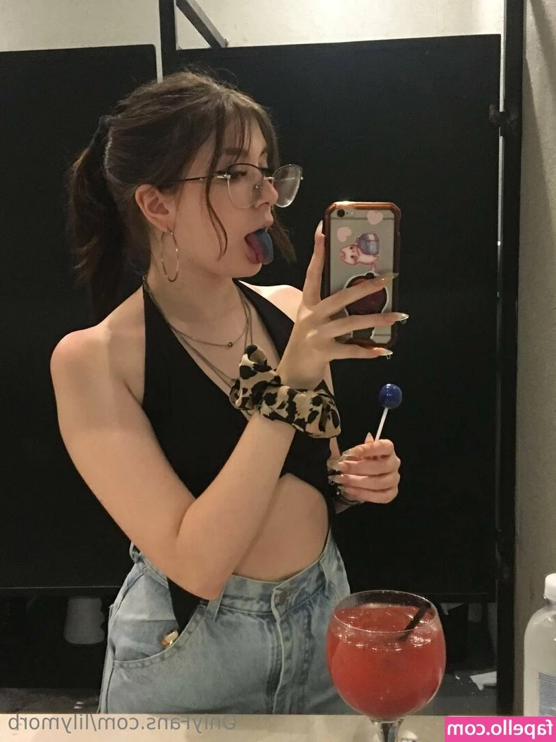 lilymorb - Been such a naughty girl this year 😈 Who’s ready to see how I