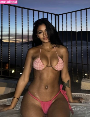 Brenda Martins [ brenda-martins ] - Ready to be a good boy for me tonight? 😈