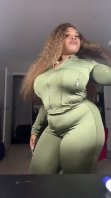 nimarieeee - Otw to check the pulse in your dick out
