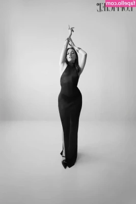 Victoria Pedretti [ victoria-pedretti ] - Even my nipples are hotter than her face ..