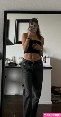 Filipa Lenja Ries [ filipa-lenja-ries ] - your pretty little Egirl streamer. she just want your attention.