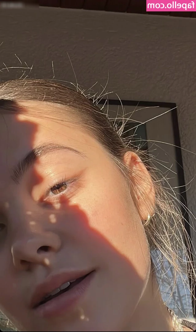 Filipa Lenja Ries [ filipa-lenja-ries ] - The look I give you when you aren't DMing me and showering me with