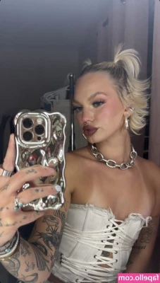 Gtayy STARGIRL [ gtayy-stargirl ] - These nerdy tits are just a DM away!! Get in my DMs right now you
