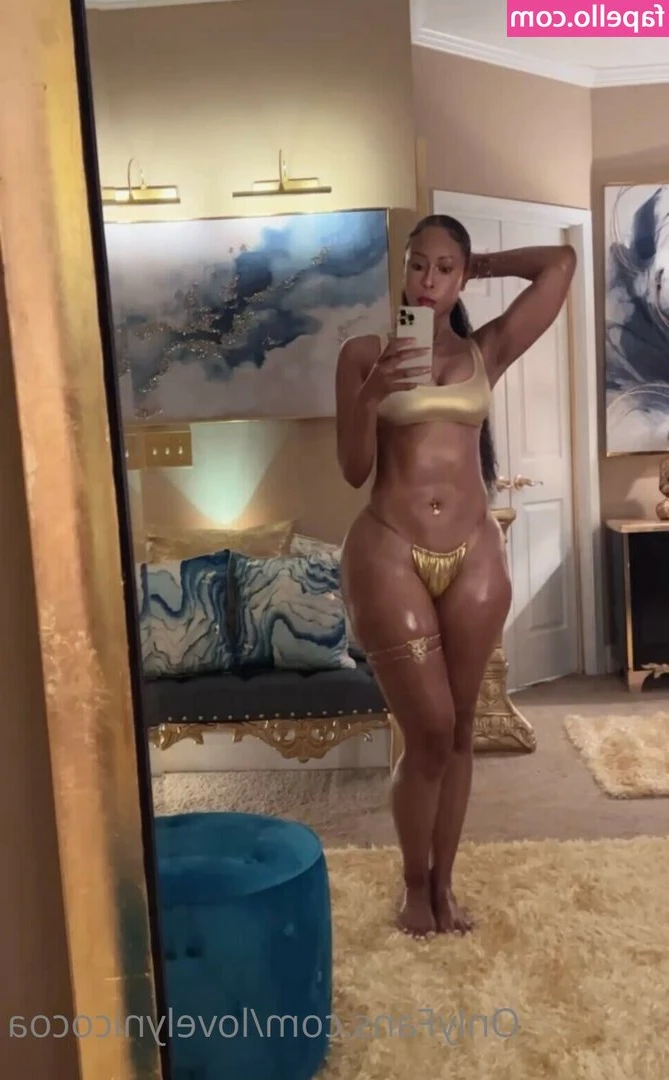 Lovelynicocoa - Can you see my little surprise?