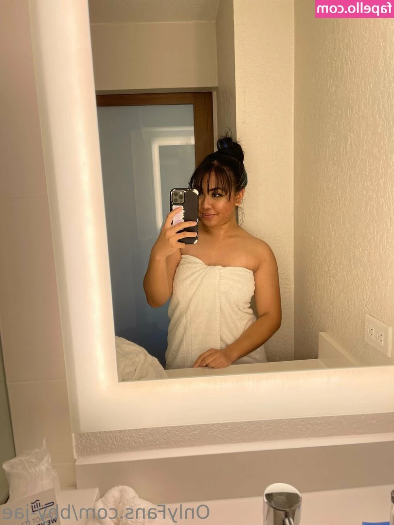 bby-jae - Cleaning my cum from the tableLimpiando el semen de la mesa