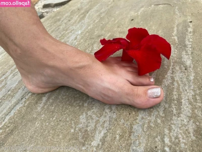 missmatriarch - Maybe shoulda taken my socks off
