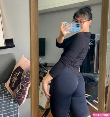 luankehui - Lick my feet while you fuck me 🥵 Lambe meus pés enquanto você me