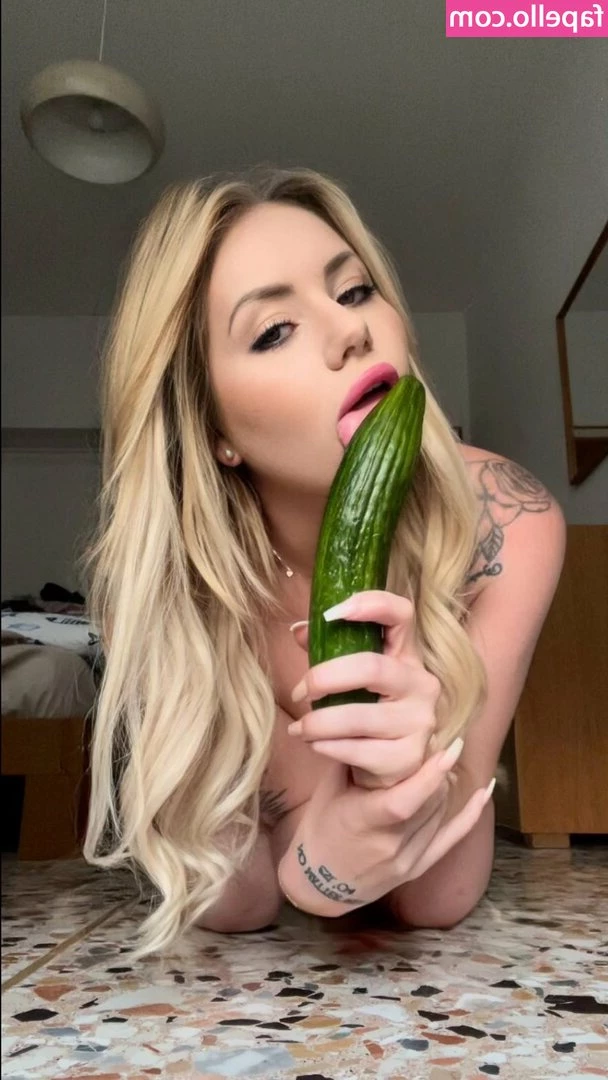 Georgia Koneva [ georgia-koneva ] - Do you want to see how I can seduce you   I put on this short skirt