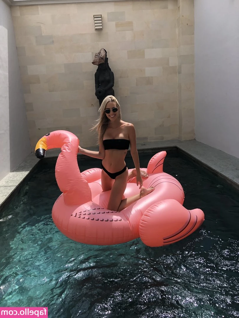 Alifosterx - I wish something else was in my mouth 👄 😝