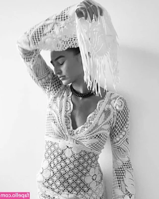 Gal Amir [ gal-amir ] - Topless photo shoot