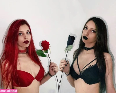 TwinsBowie - 💪 who likes strong strippers??