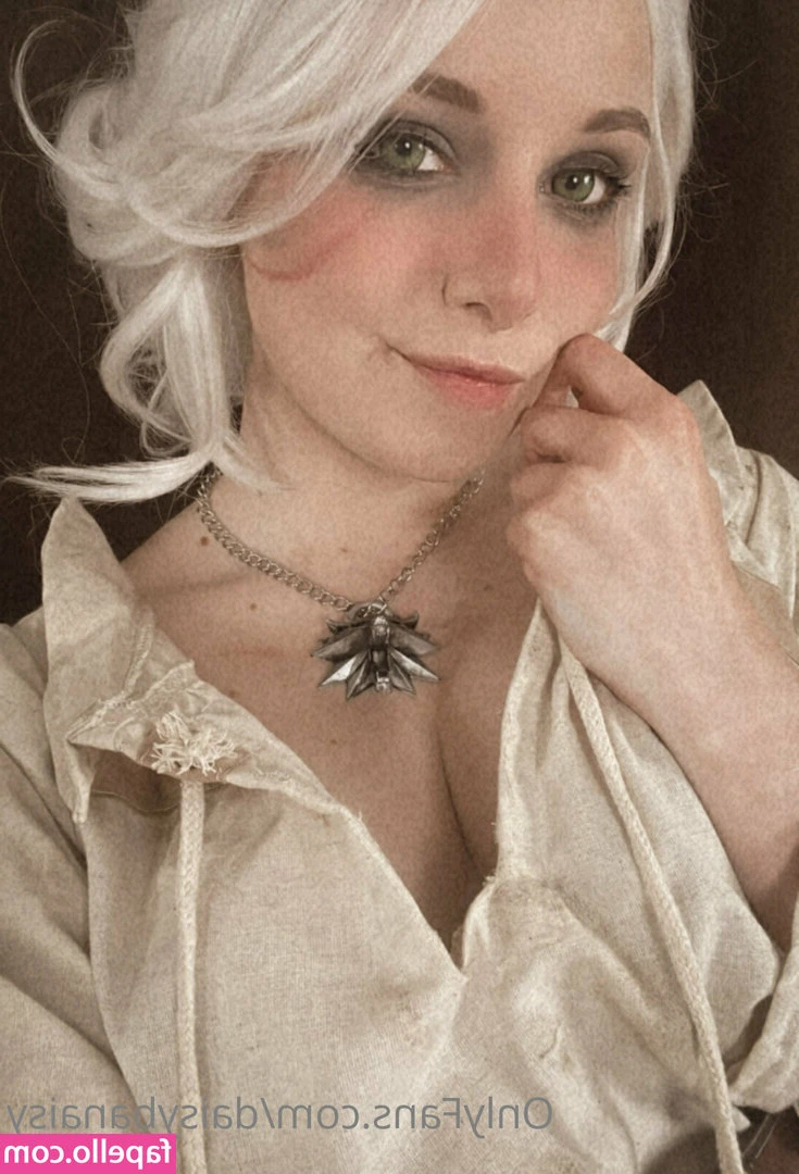 daisyafterdark - peak a boo  I see you